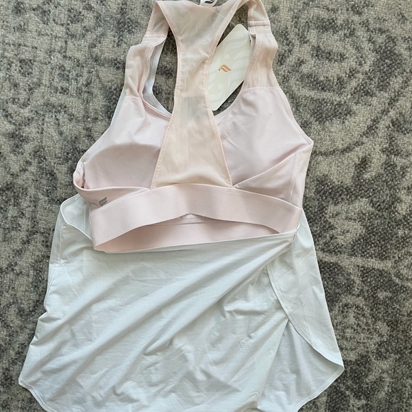 NWT Fabletics workout top with attached sports bra - Picture 2 of 4
